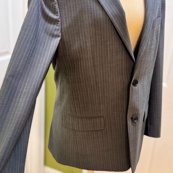 Theory Men's Gray Pinstripe Blazer - Picture 4 of 16